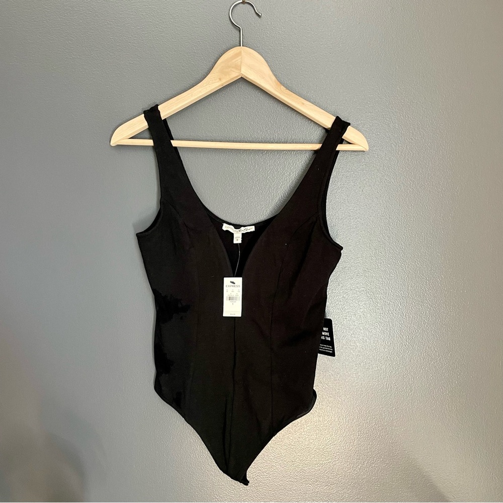 Express Women NWT Tank Top Structured V Neck Black Bodysuit